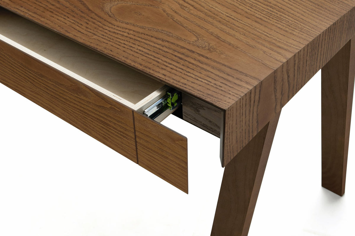 Bureau en bois foncé lituanien 140 cm 4.9 Drawers - Emko - The Cool Republic