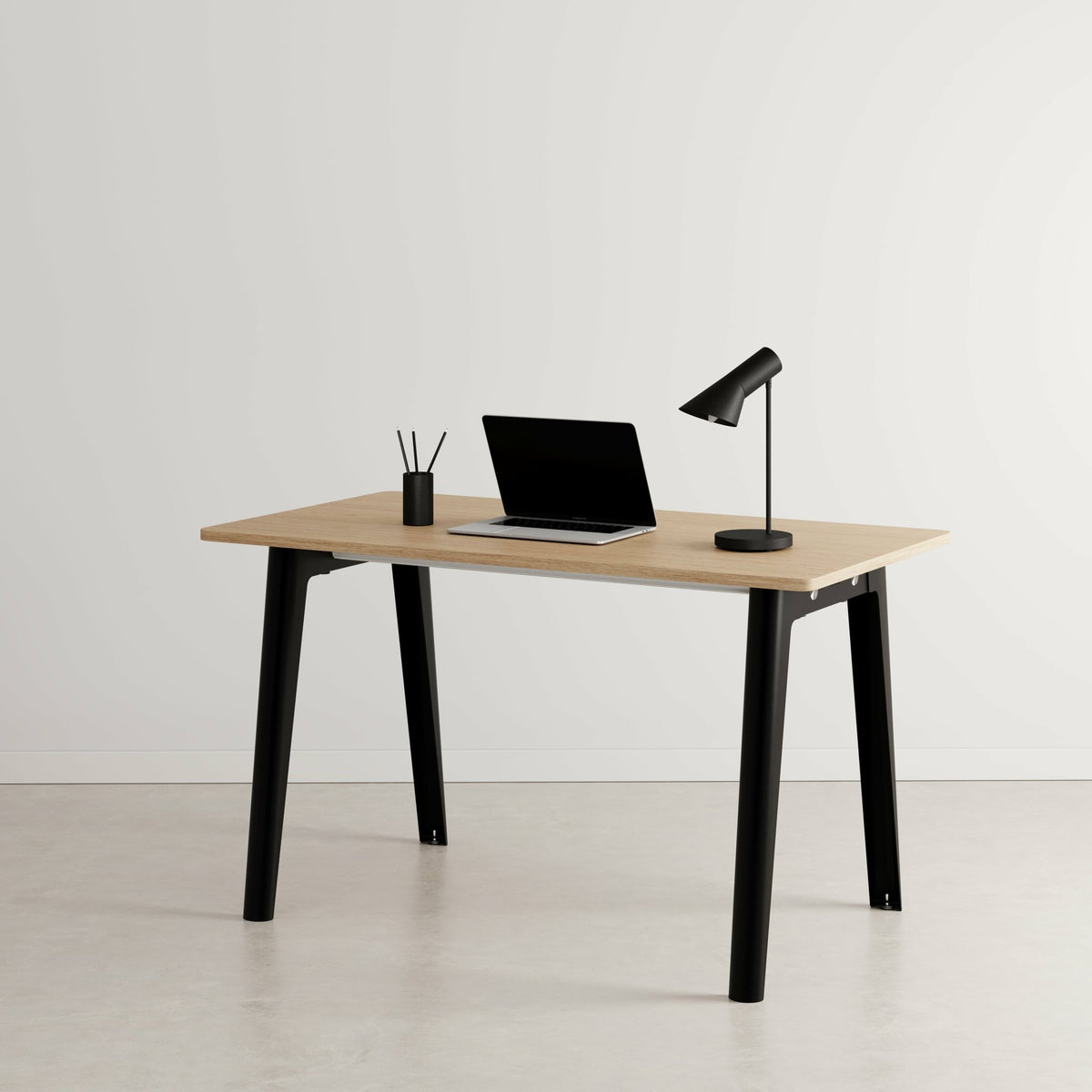 Bureau in eco-certified oak 130 x 70 cm black legs New Modern - Tiptoe - The Cool Republic