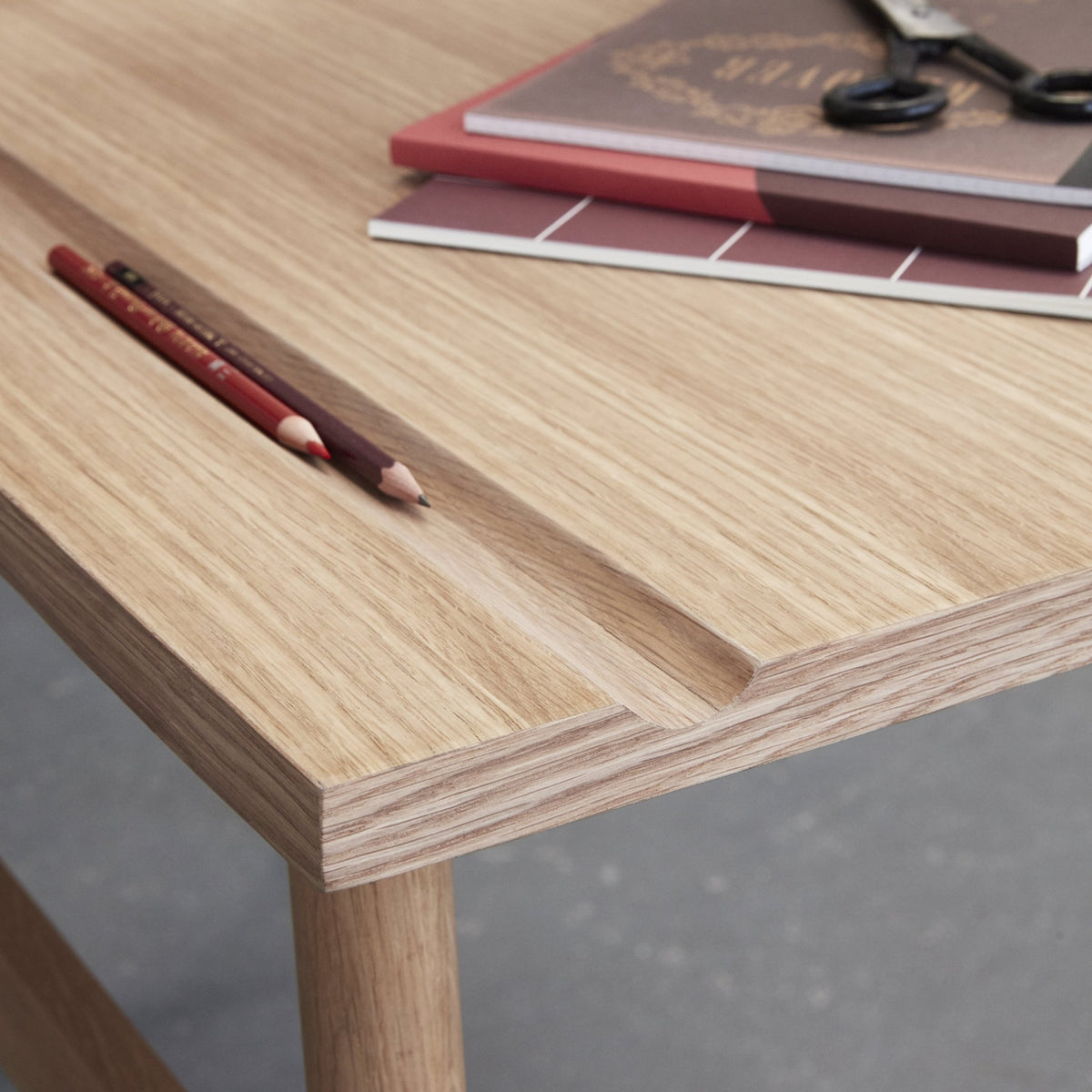 Bureau en chêne naturel - Hübsch - The Cool Republic