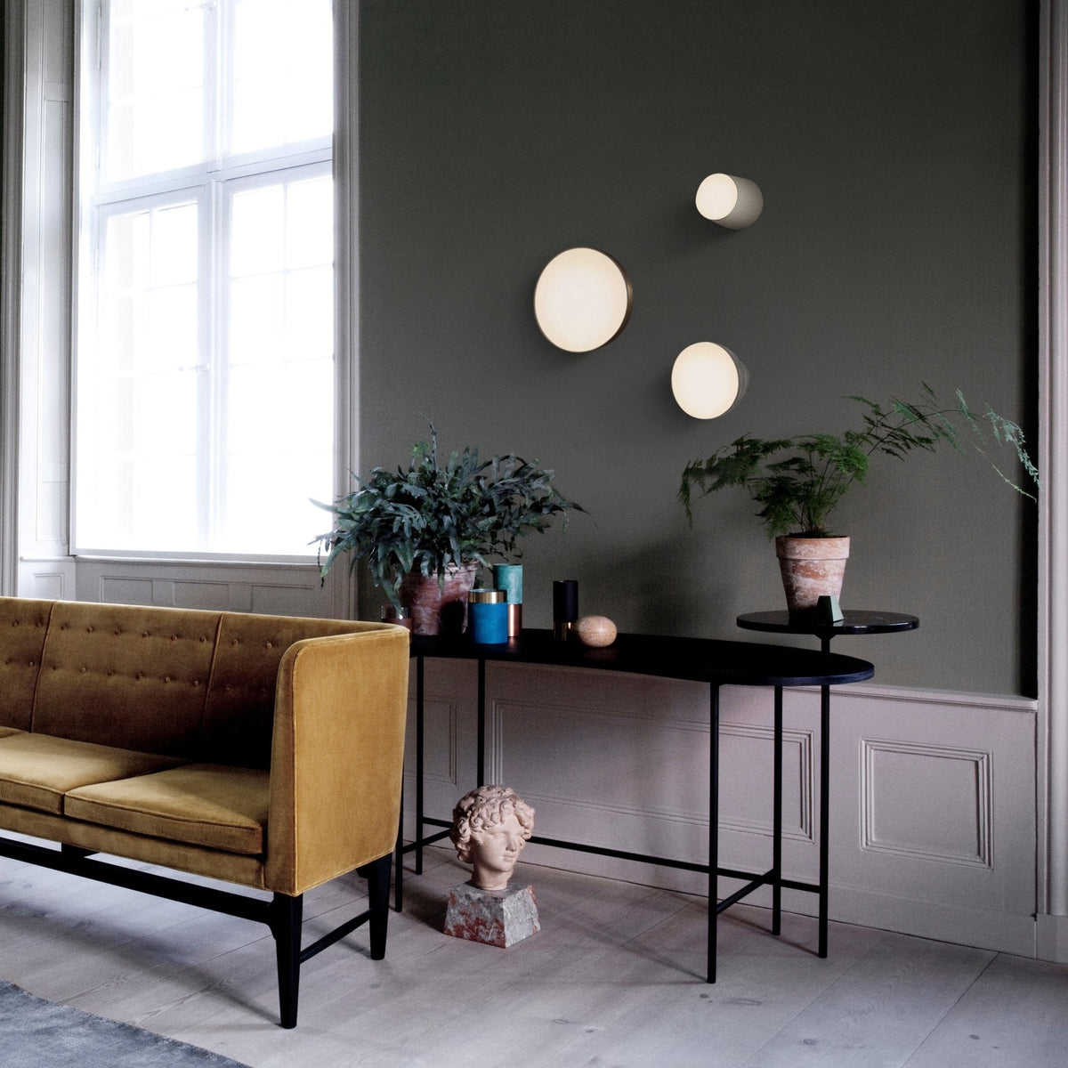 Bureau en frêne et marbre noir JH9 Palette - &tradition - The Cool Republic