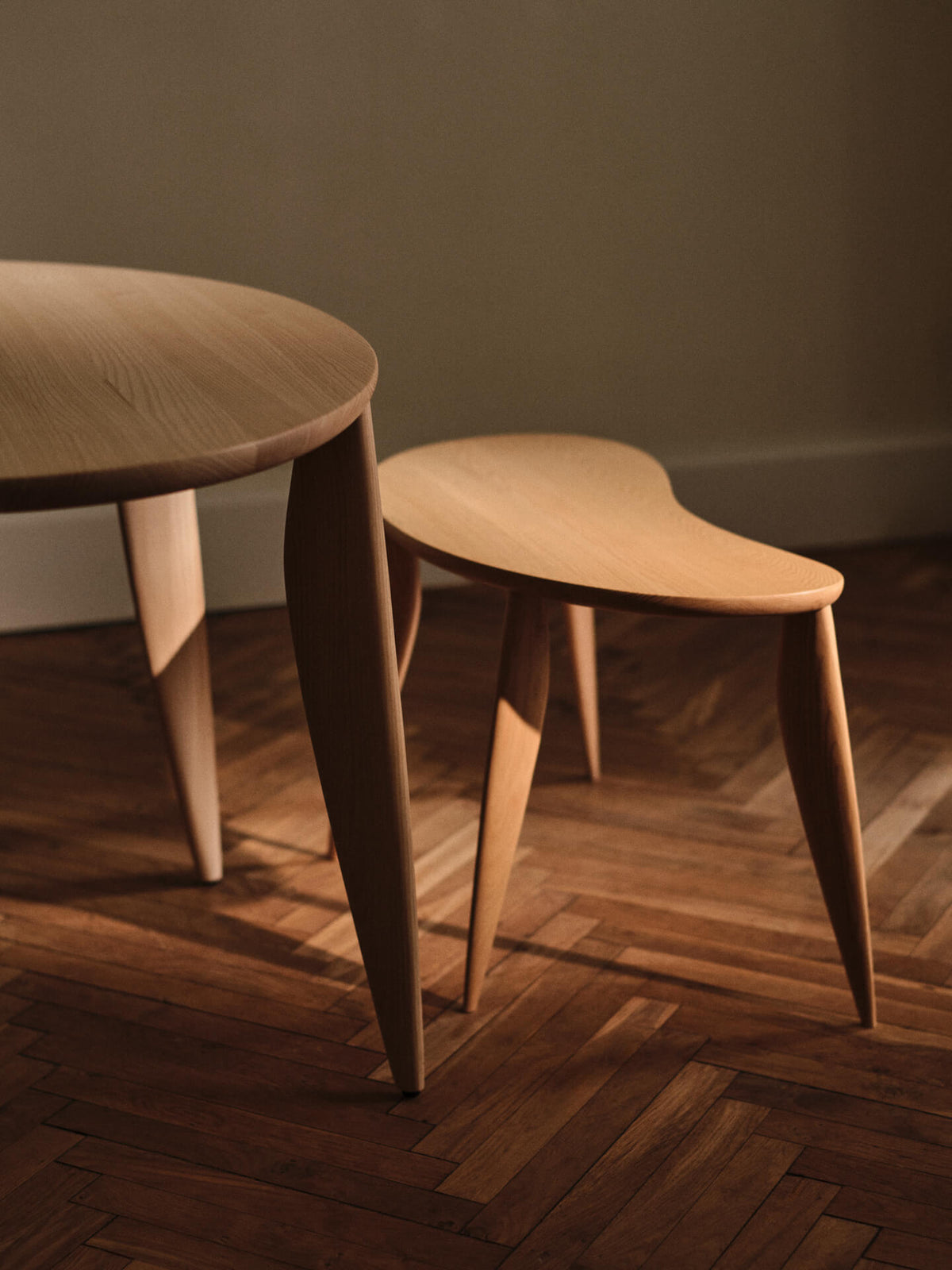 Bureau en frêne naturel 117 x 60 x 73 cm Feve - Ferm Living - The Cool Republic