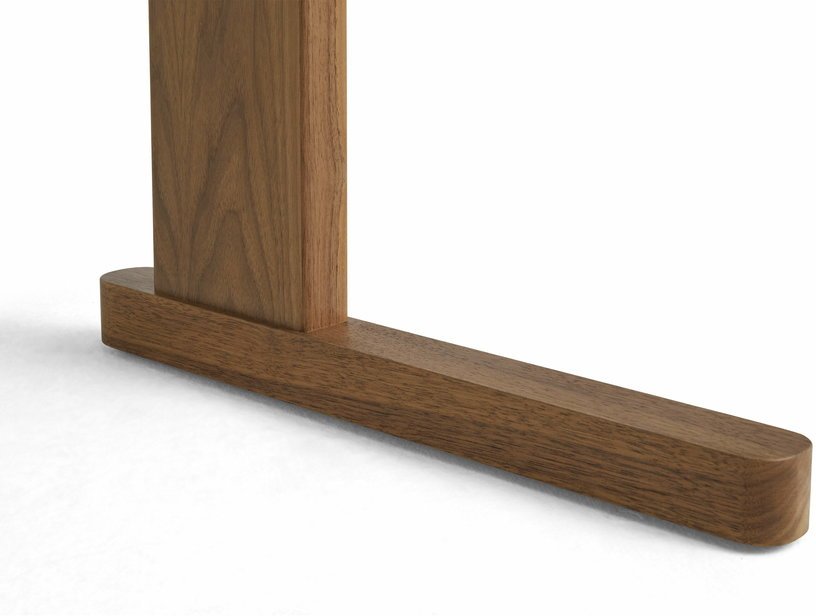 Bureau en noyer naturel et noir 140 cm Passerelle - Hay - The Cool Republic