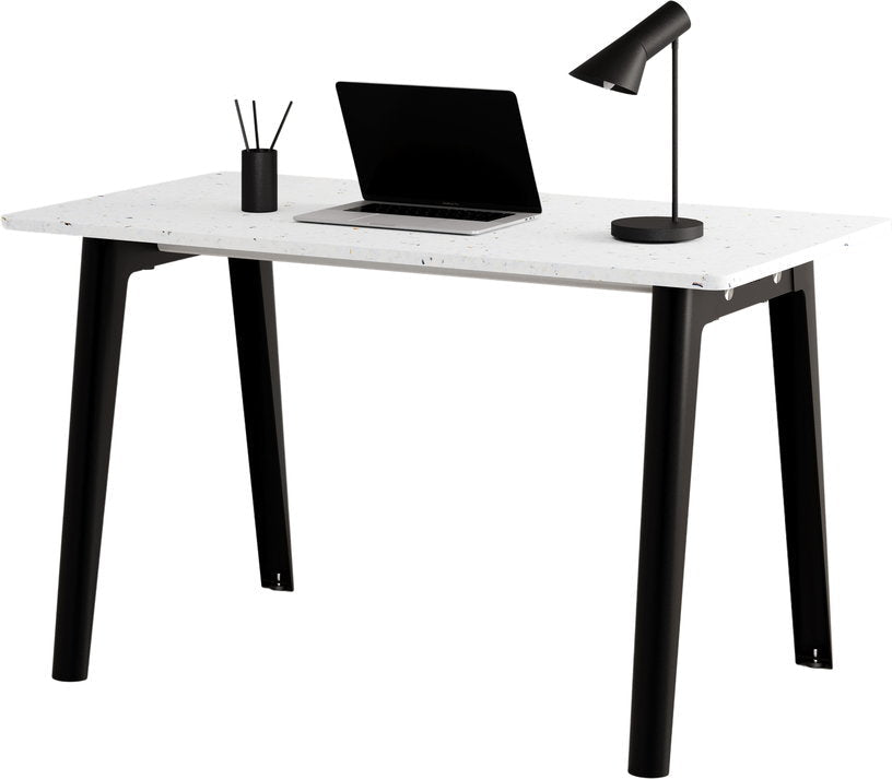 Bureau en plastique recyclé blanc 130 x 70 cm piètements noirs New Modern - Tiptoe - The Cool Republic