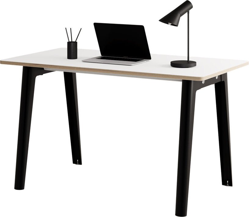 Bureau en stratifié blanc 130 x 70 cm piètements noirs New Modern - Tiptoe - The Cool Republic
