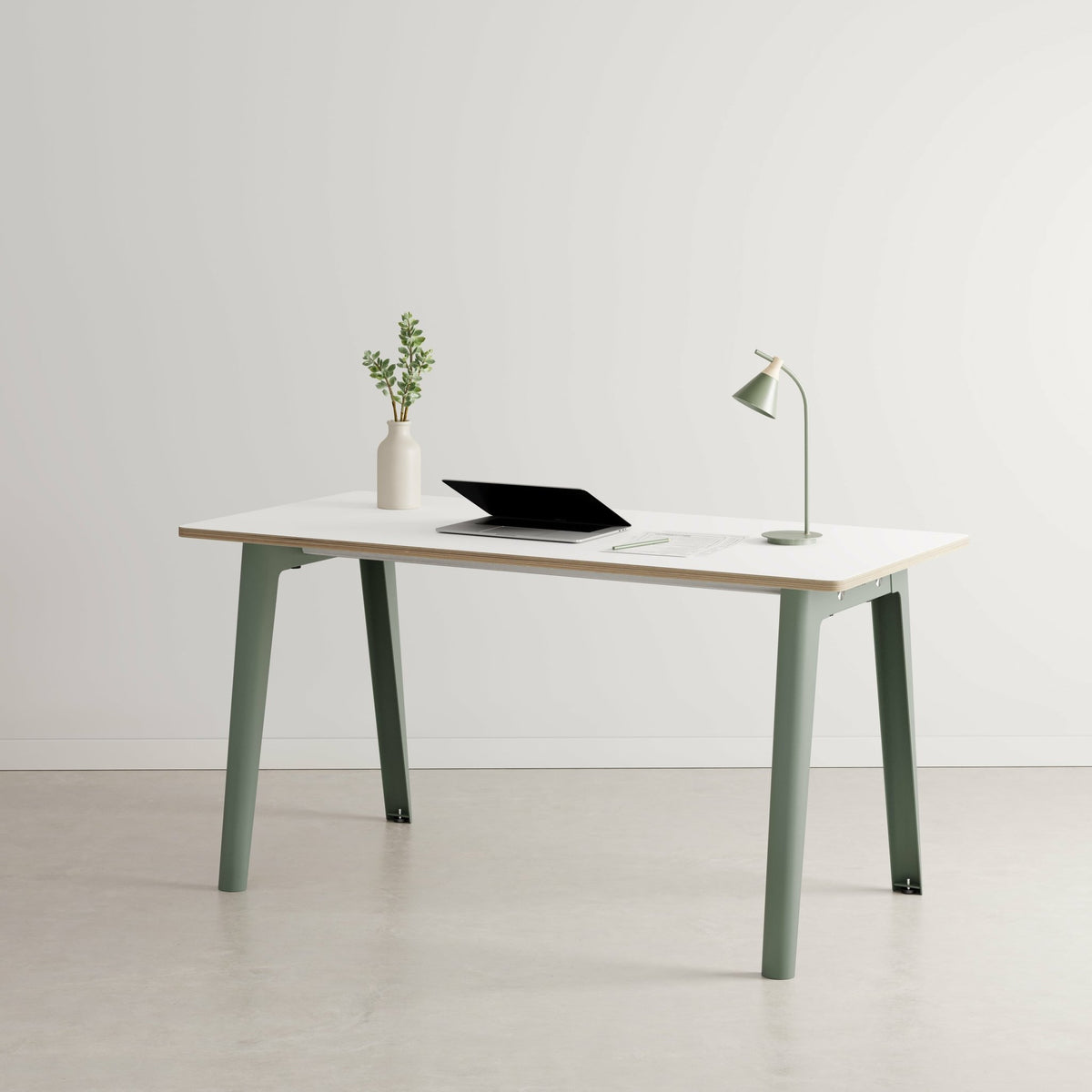 Bureau in white laminate 150 x 70 cm with eucalyptus grey legs New Modern - Tiptoe - The Cool Republic