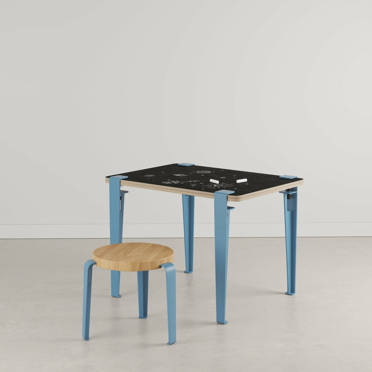 Bureau child white and blue slate 70 x 50 cm Vice Versa and blue oak stool Mini Lou - Tiptoe - The Cool Republic