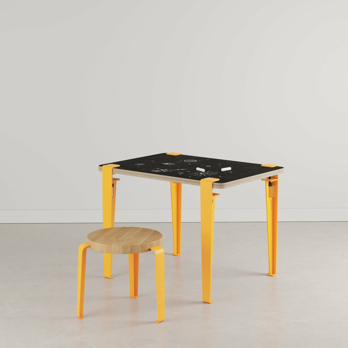 Bureau child white and yellow slate 70 x 50 cm Vice Versa and yellow oak stool Mini Lou - Tiptoe - The Cool Republic