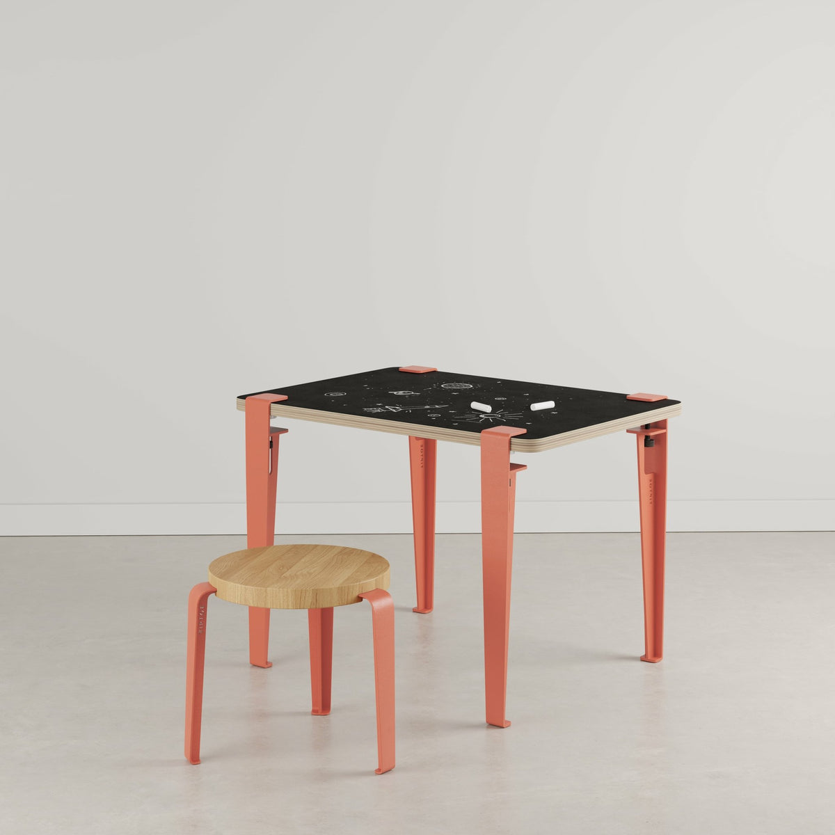 Bureau child white and pink slate 70 x 50 cm Vice Versa and stool oak pink Mini Lou - Tiptoe - The Cool Republic