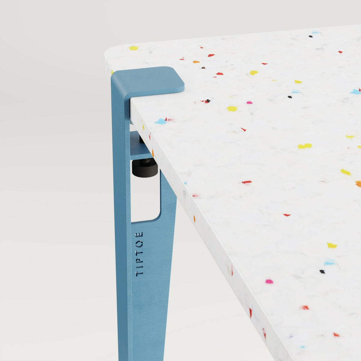 Bureau enfant plastique recyclé 70 x 50 cm bleu Tutti Frutti et tabouret bleu Mini Lou - Tiptoe - The Cool Republic