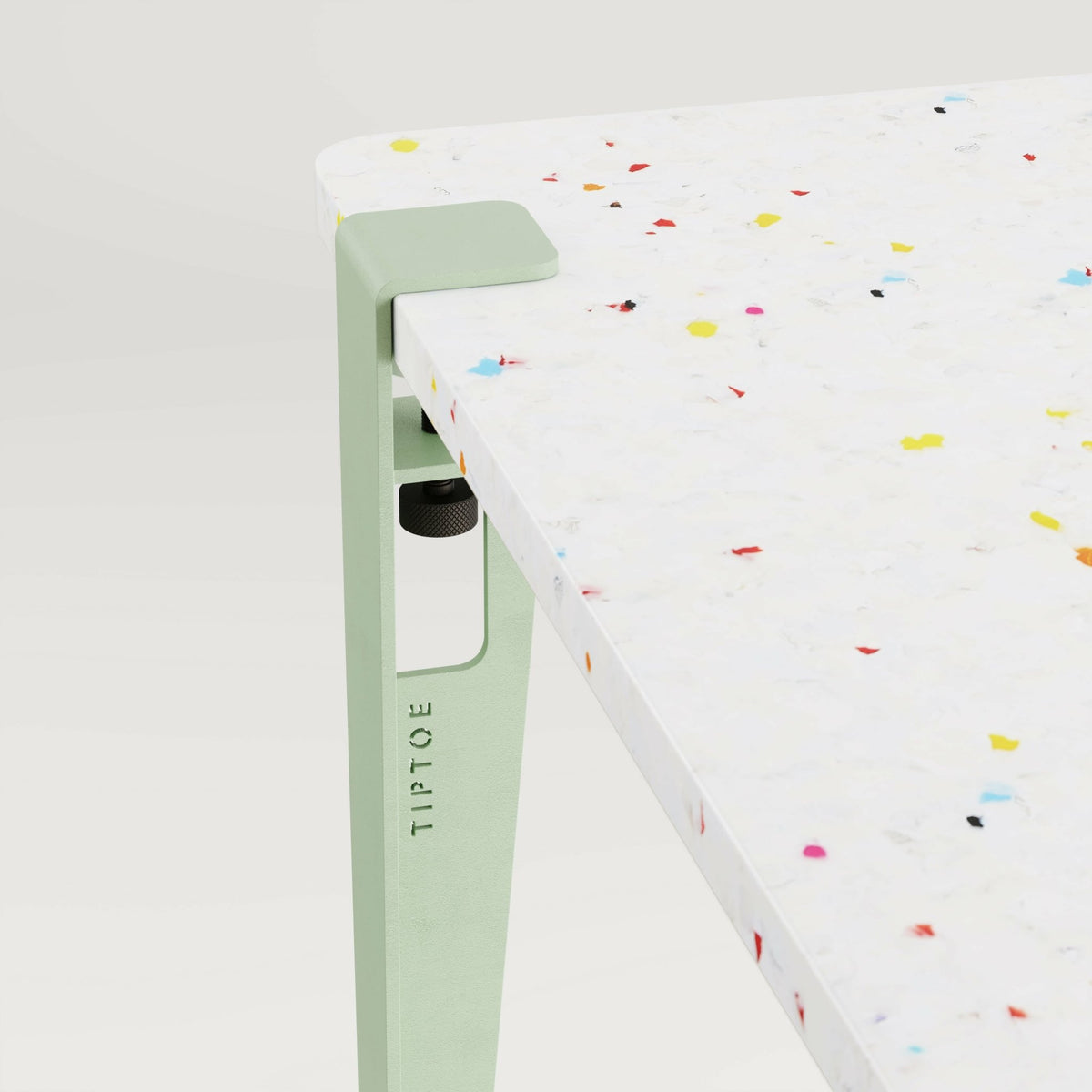 Bureau enfant plastique recyclé 70 x 50 cm vert Tutti Frutti et tabouret vert Mini Lou - Tiptoe - The Cool Republic