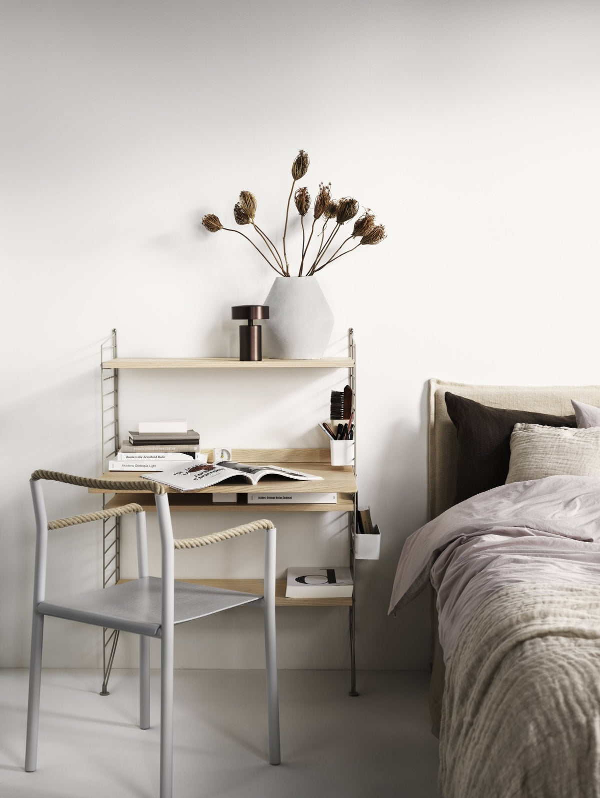 Bureau modulable en chêne et acier noir 80 x 115 x 58 cm Combinaison H - String furniture - The Cool Republic