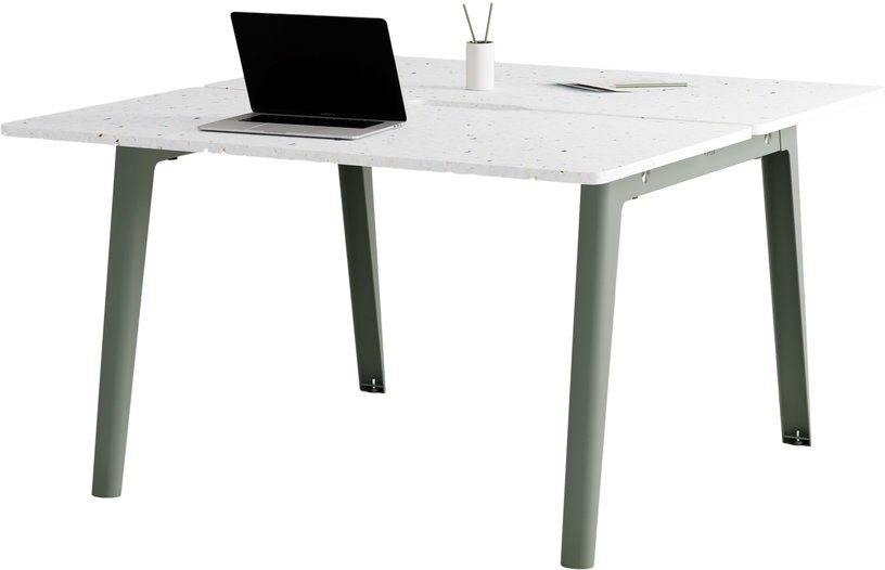 Bureau open - space en plastique recyclé 130 x 140 cm piètements gris eucalyptus New Modern - Tiptoe - The Cool Republic