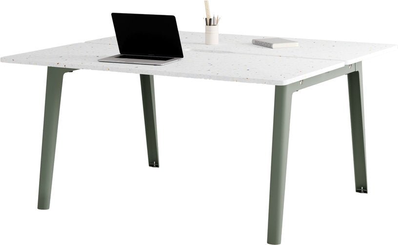 Bureau open - space en plastique recyclé 150 x 140 cm piètements gris eucalyptus New Modern - Tiptoe - The Cool Republic