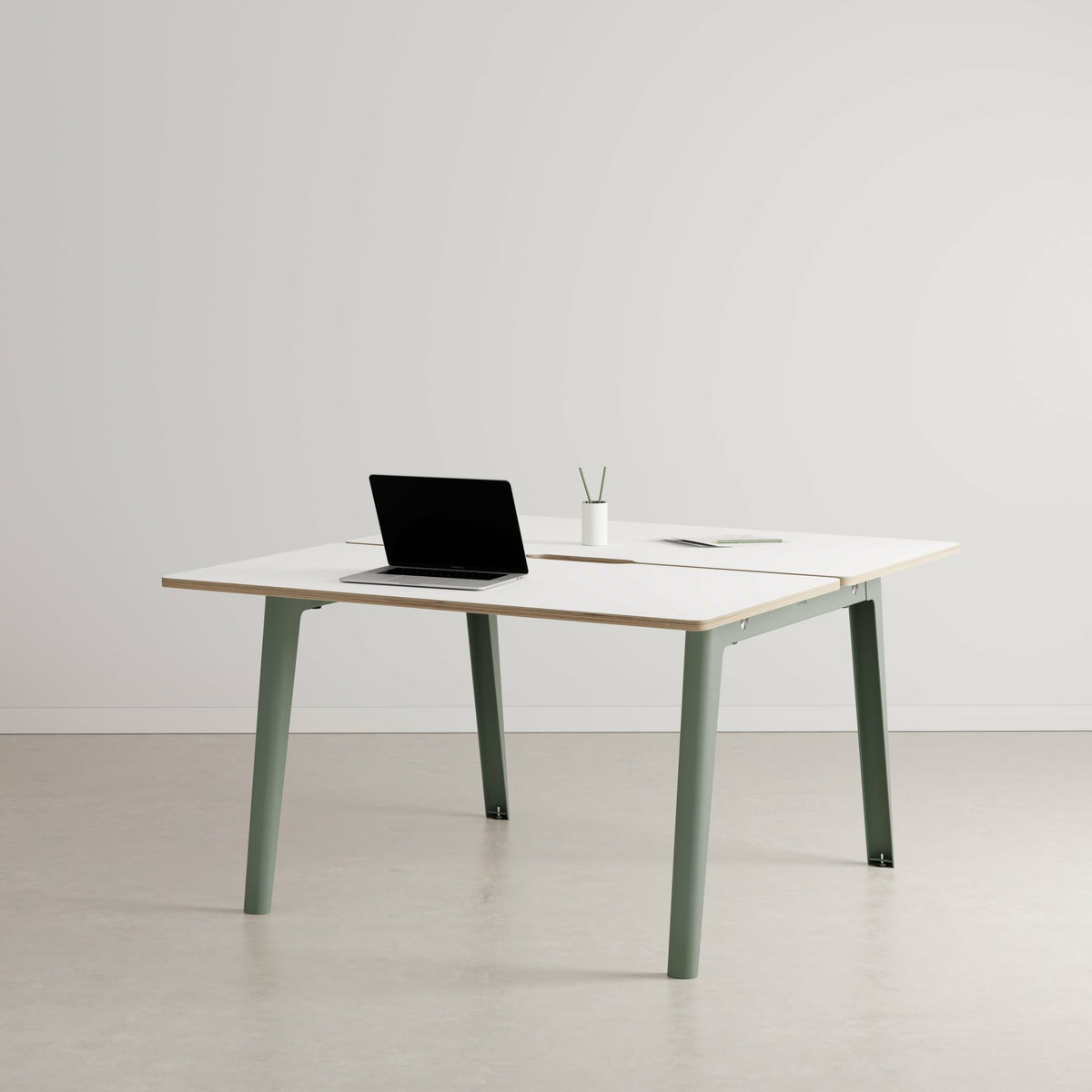 Bureau open-space in white laminate 130 x 140 cm eucalyptus grey legs New Modern - Tiptoe - The Cool Republic