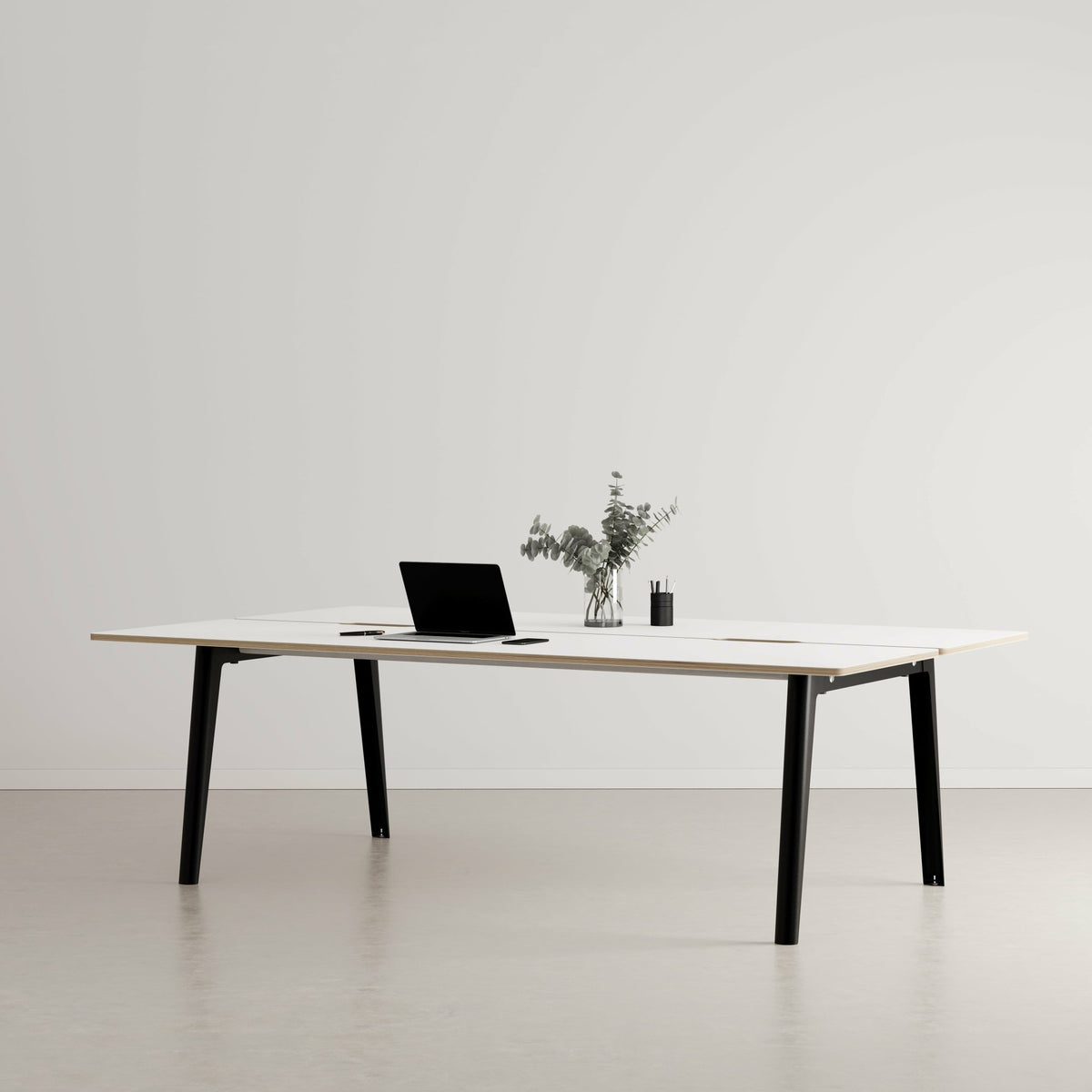Bureau open-space in white laminate 240 x 140 cm black legs New Modern - Tiptoe - The Cool Republic