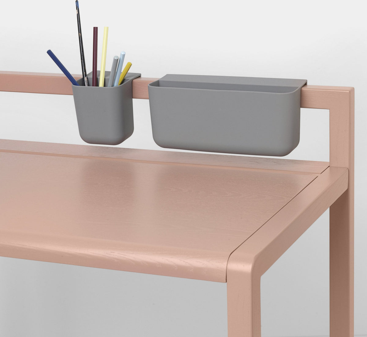 Bureau pour enfant rose Petit Architecte - Ferm Living - The Cool Republic