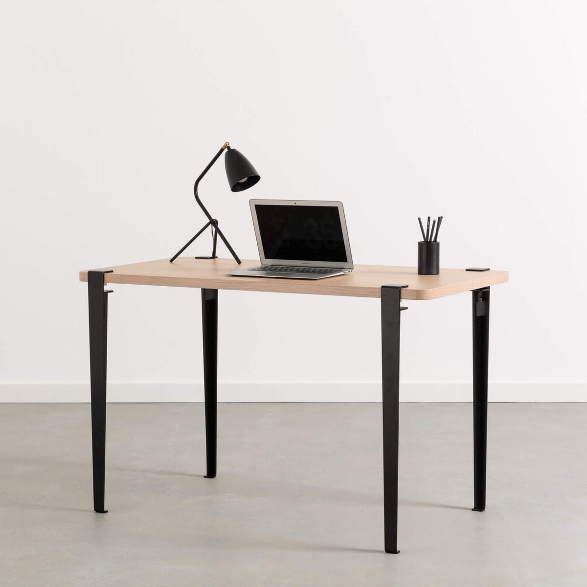 Bureau rectangulaire M Noma pieds noir graphite 75 cm - TIPTOE - The Cool Republic