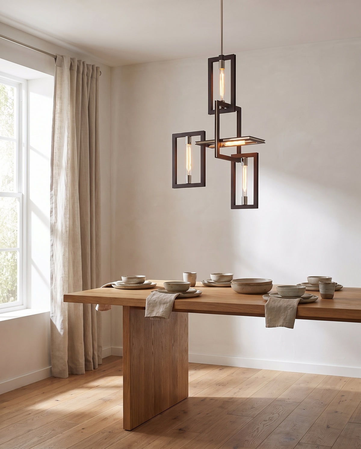Suspension en fer bronze texturé et acier inoxydable 60x29x97cm Enigma - Troy Lighting en situation