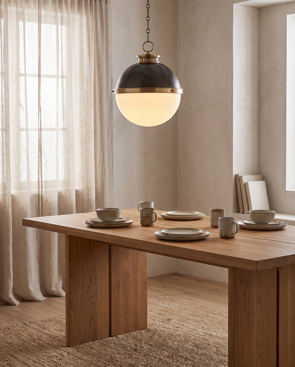 Suspension en acier laiton vieilli et bronze patiné 37x43cm Latham - Hudson Valley Lighting en situation