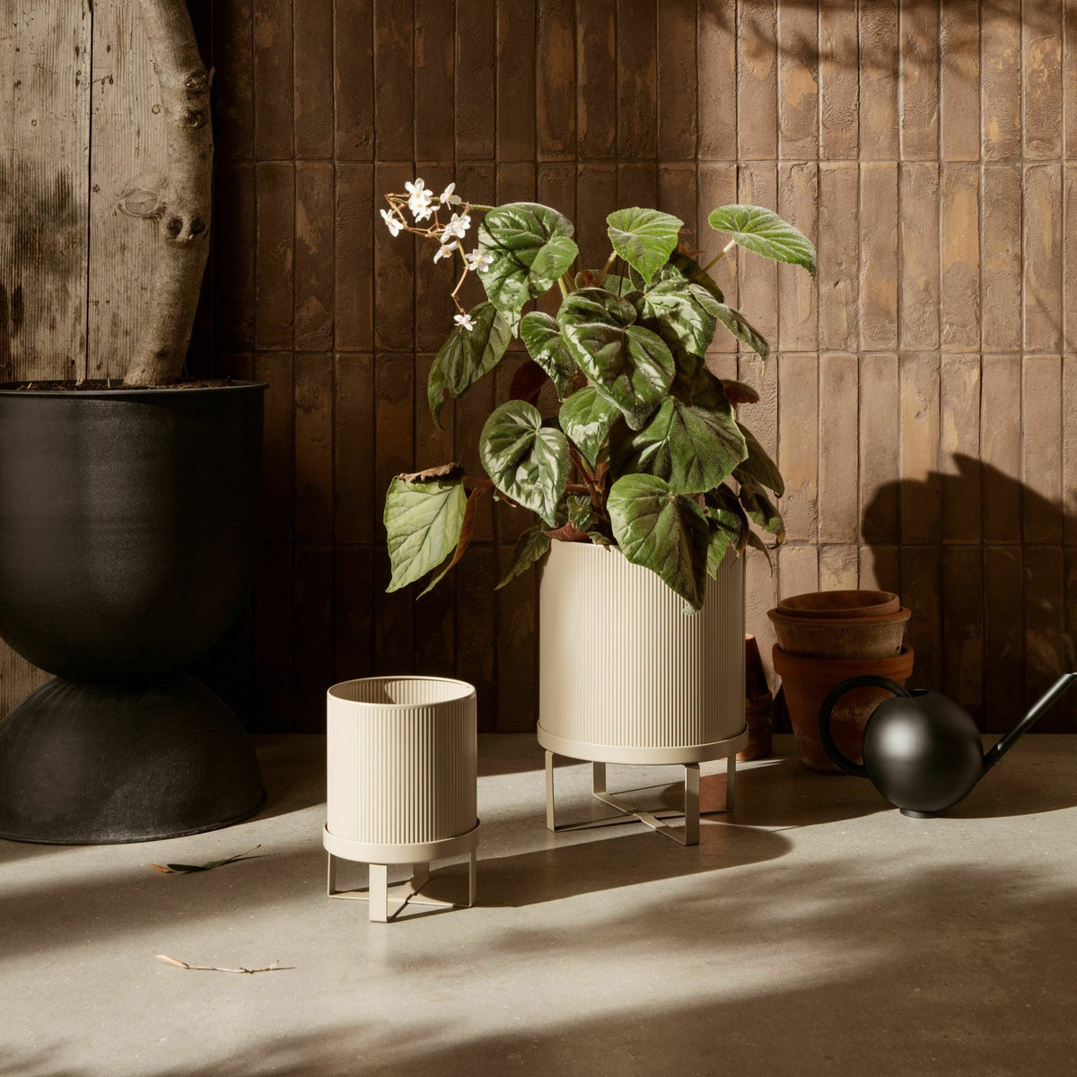 Cache-pot en acier beige Bau - Ferm Living - The Cool Republic