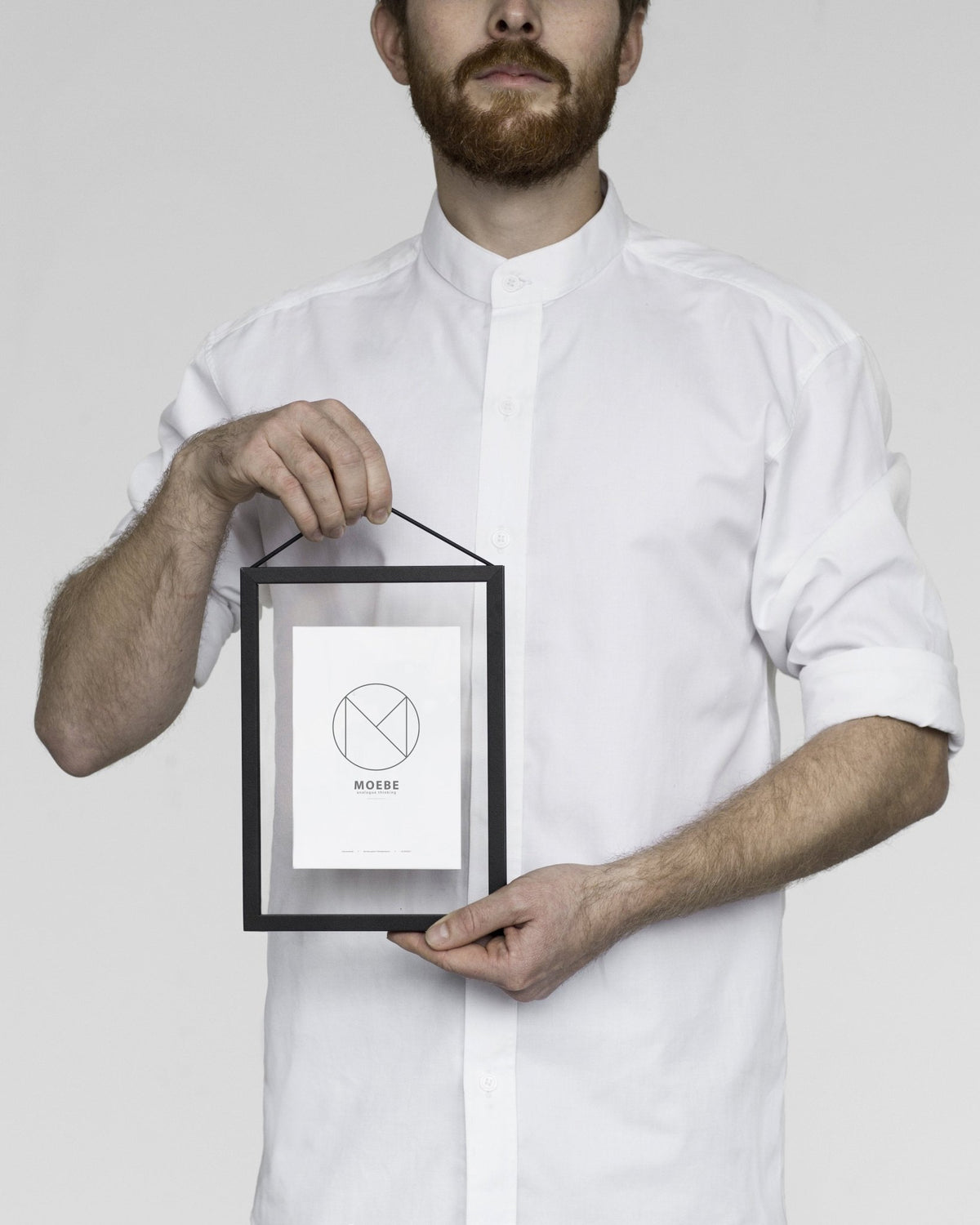Cadre design à suspendre noir A5 Frame Aluminium - Moebe - The Cool Republic
