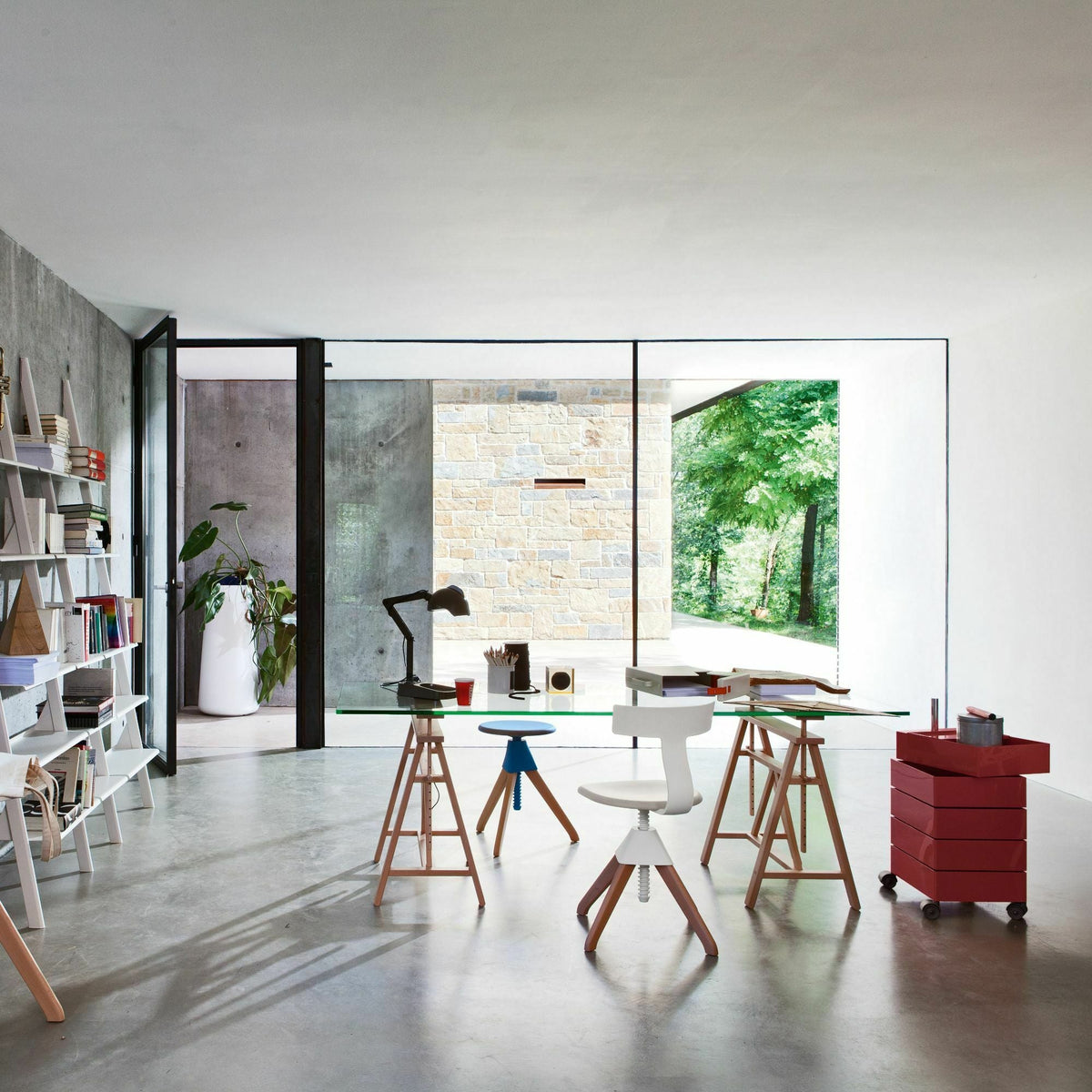 Caisson sur roulettes 5 tiroirs noir 360° Container - Magis - The Cool Republic