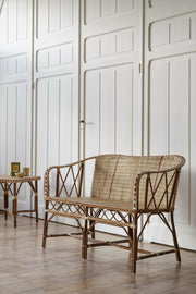 Canapé 2 places structure en rotin naturel filets en résine rouge 80 x 120 x 61 Bagatelle - KOK - The Cool Republic