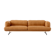 Canapé 3 places en cuir cognac Inland AV22 - &tradition - The Cool Republic
