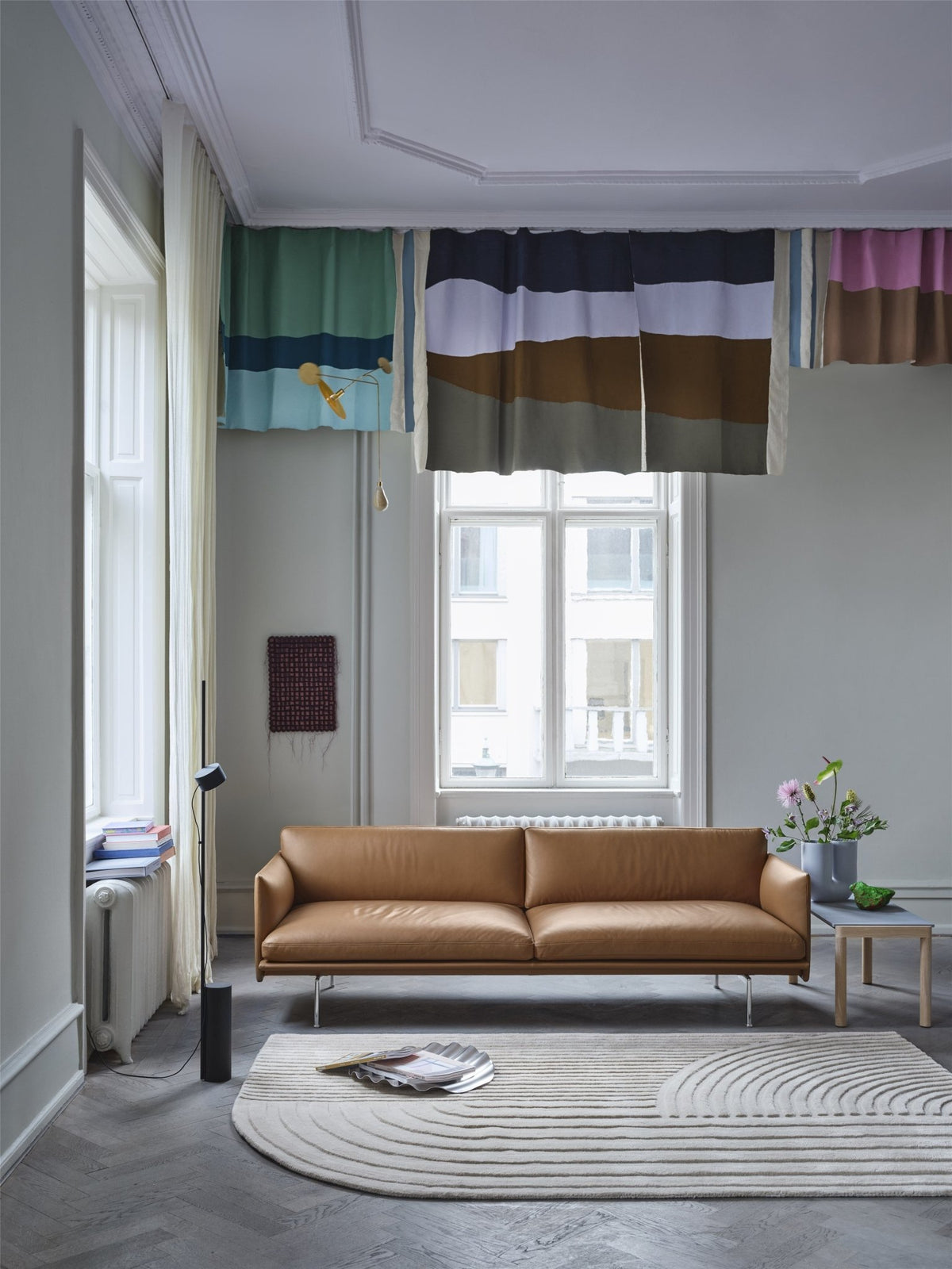 Canapé 3 places en cuir cognac Outline 220 cm - Muuto - The Cool Republic