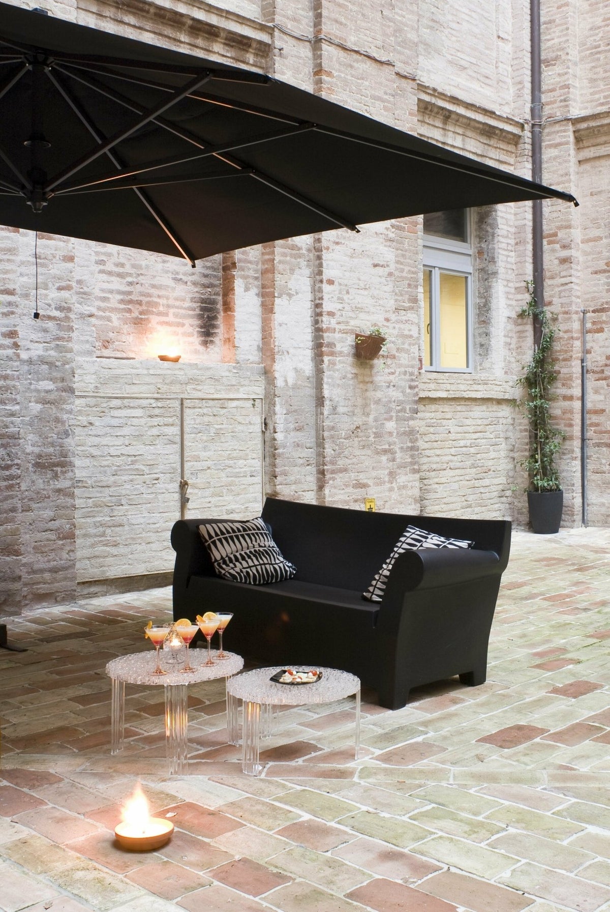 Canapé de jardin 2 places noir 189 cm Bubble Club - Kartell - The Cool Republic