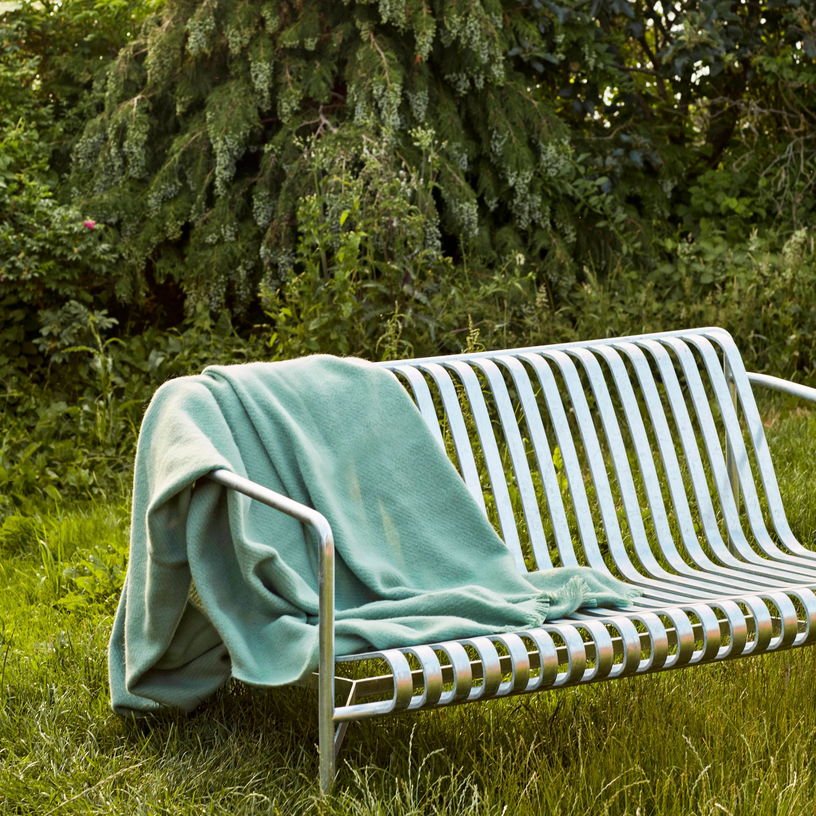 Canapé de jardin en métal anthracite Palissade - HAY - The Cool Republic