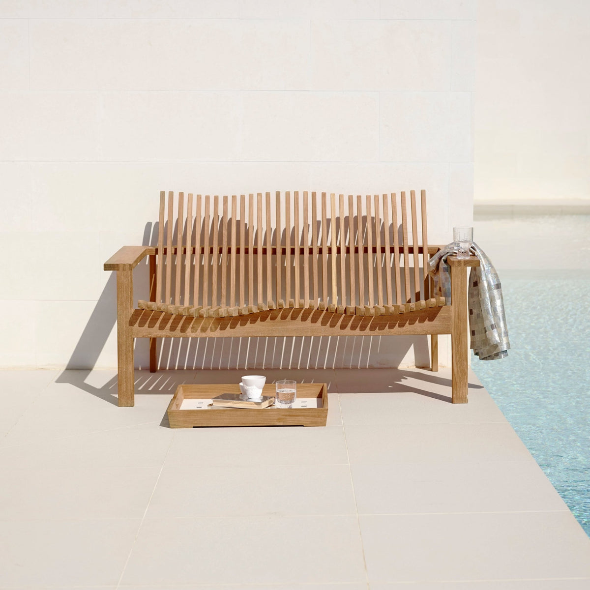 Canapé deux places en teck Amaze - Cane-Line - The Cool Republic