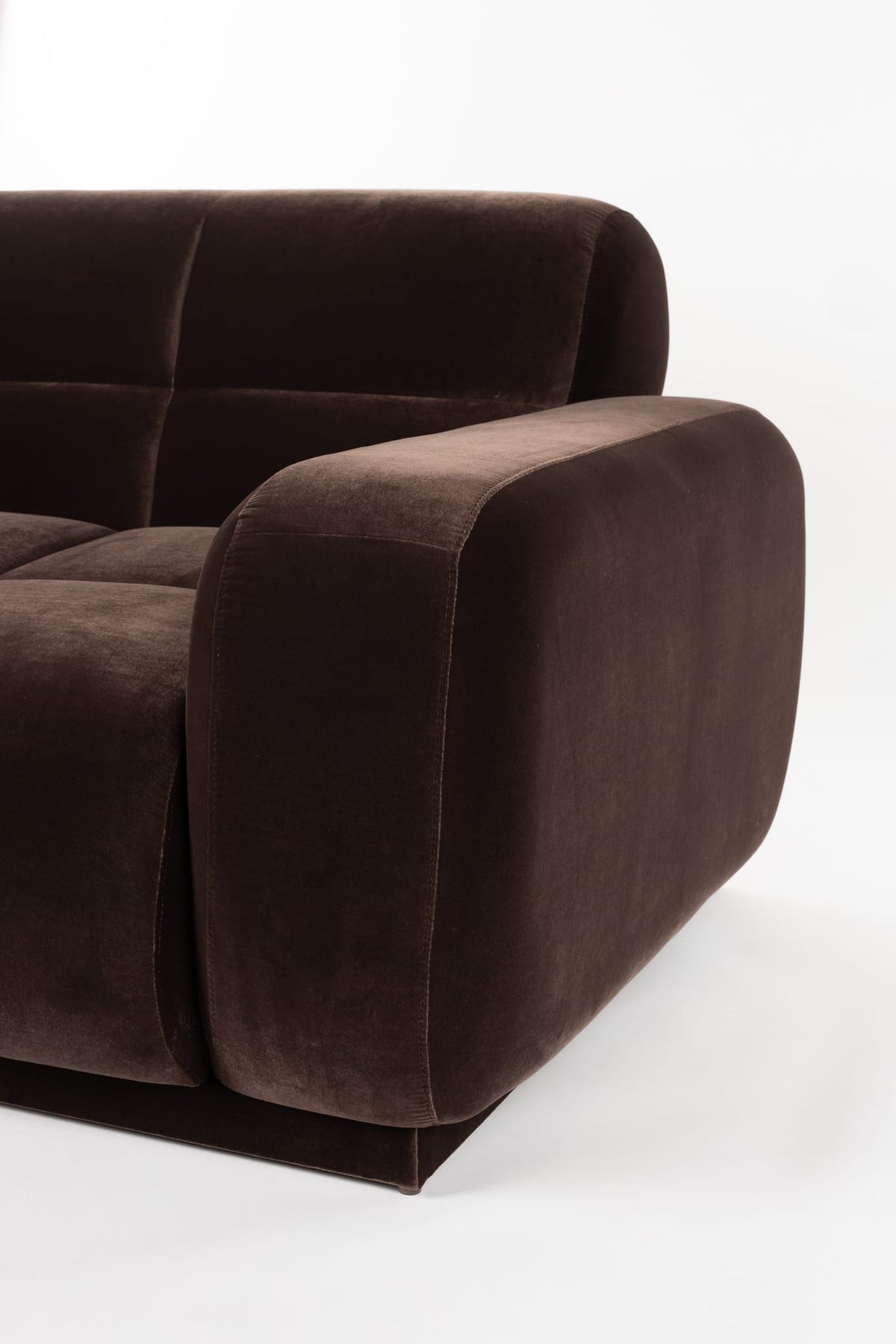 Canapé droit 4,5 places en velours marron 308x78cm Hazel - Zuiver — vue 5