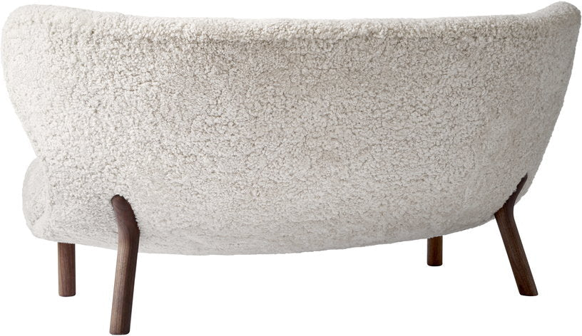 Canapé en noyer huilé blanc Sheepskin Moonlight VB2 Little Petra - &tradition - The Cool Republic