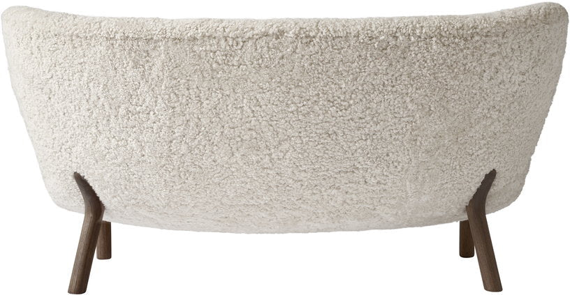 Canapé en noyer huilé blanc Sheepskin Moonlight VB2 Little Petra - &tradition - The Cool Republic