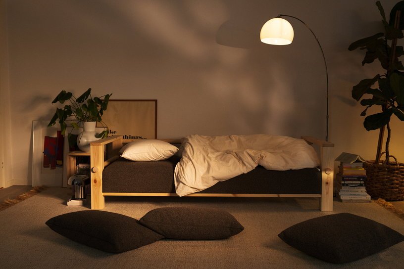 Canapé en pin et son futon mellow brown 94x225x82cm Bare - Karup Design - The Cool Republic