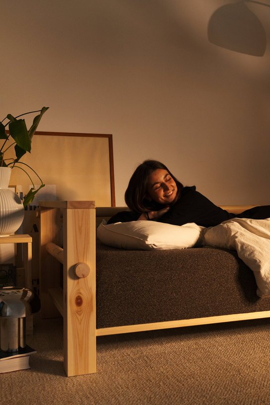 Canapé en pin et son futon warm sand 94x225x82cm Bare - Karup Design - The Cool Republic