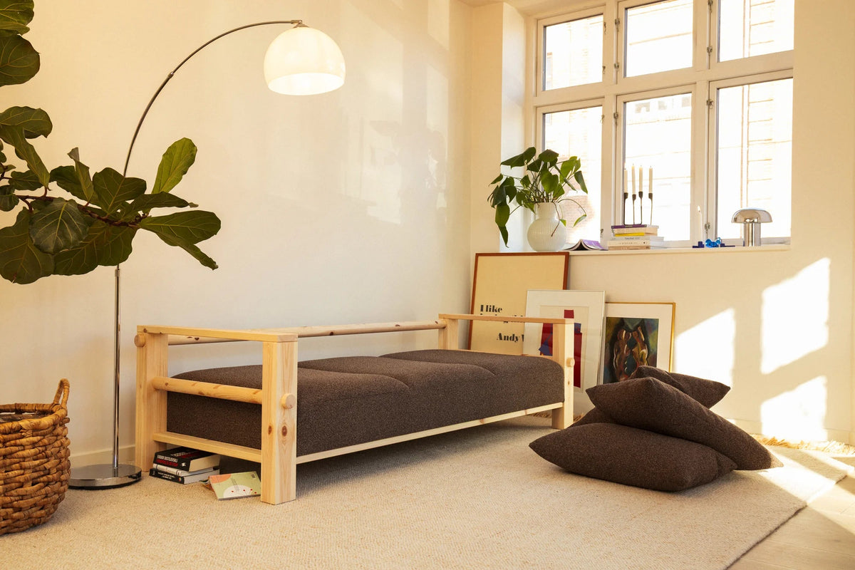 Canapé en pin foncé et son futon clair 94x225x82cm Bare - Karup Design - The Cool Republic