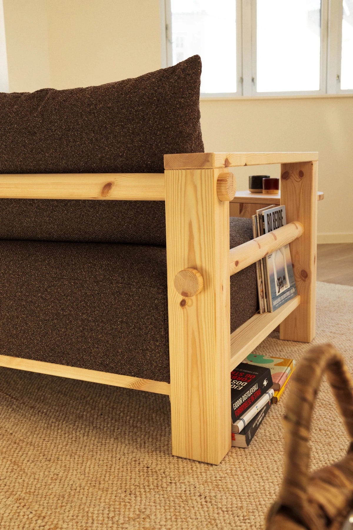 Canapé en pin foncé et son futon clair 94x225x82cm Bare - Karup Design - The Cool Republic