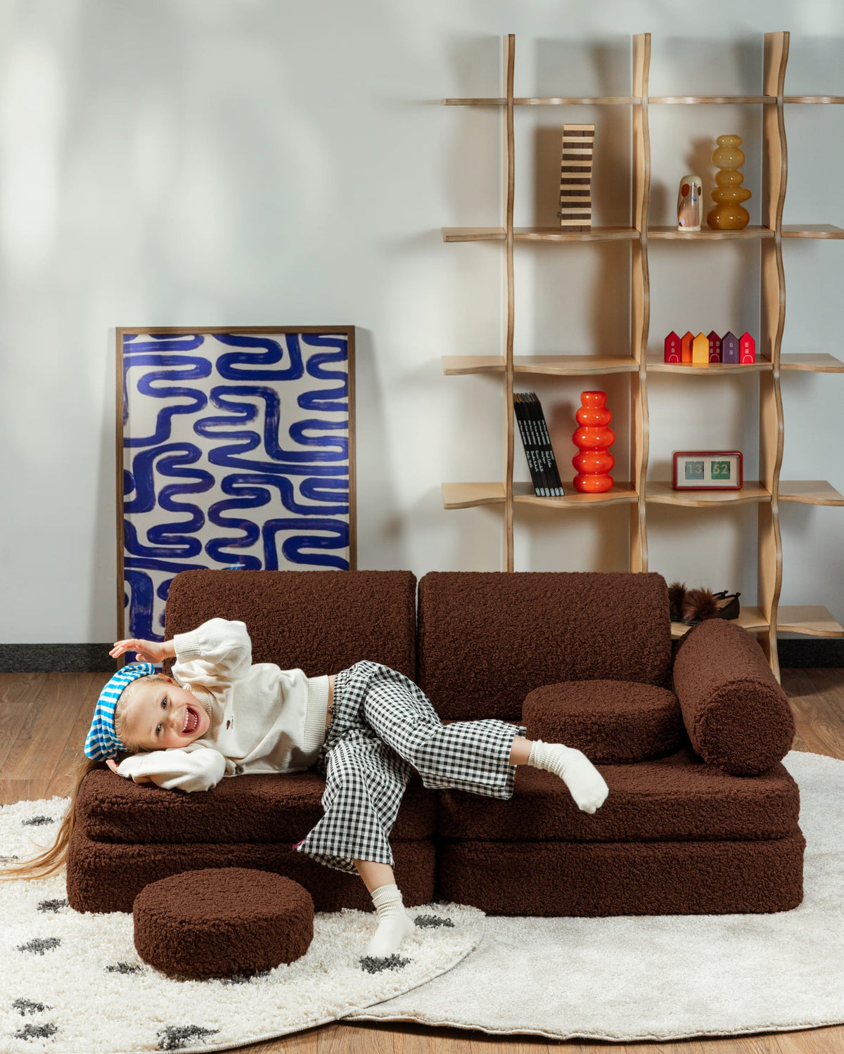 Canapé en teddy bouclé marron 132x78x46cm Warm Hazel - Wigiwama — vue 3