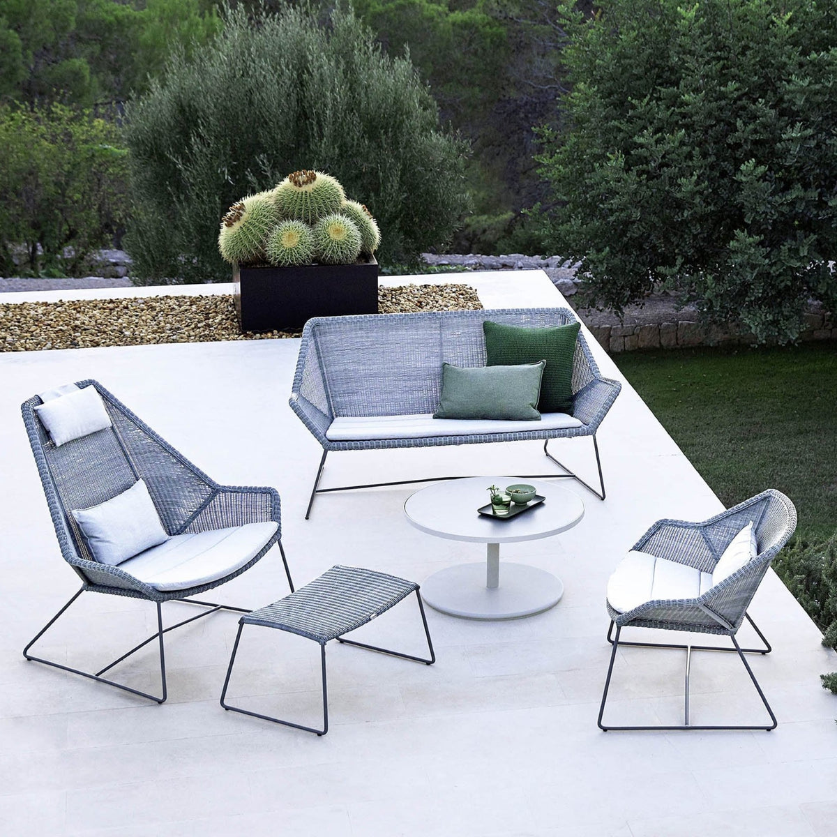 Canapé gris avec coussin d'assise gris Breeze - Cane-Line - The Cool Republic