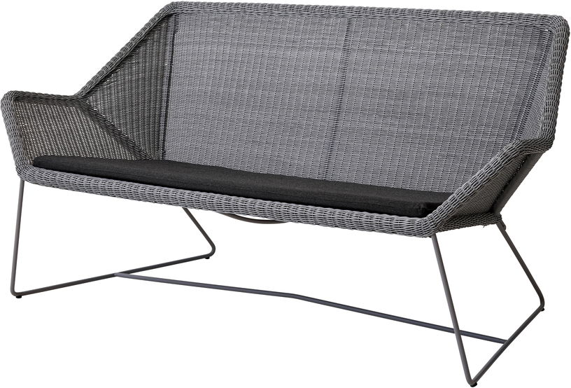 Canapé gris avec coussin d'assise noir Breeze - Cane - Line - The Cool Republic