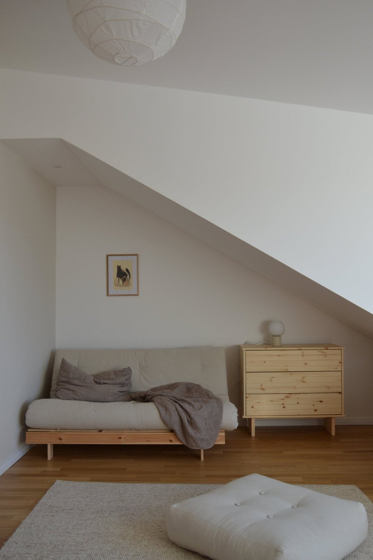 Canapé-lit beige clair pin massif Roots 160 - Karup Design - The Cool Republic