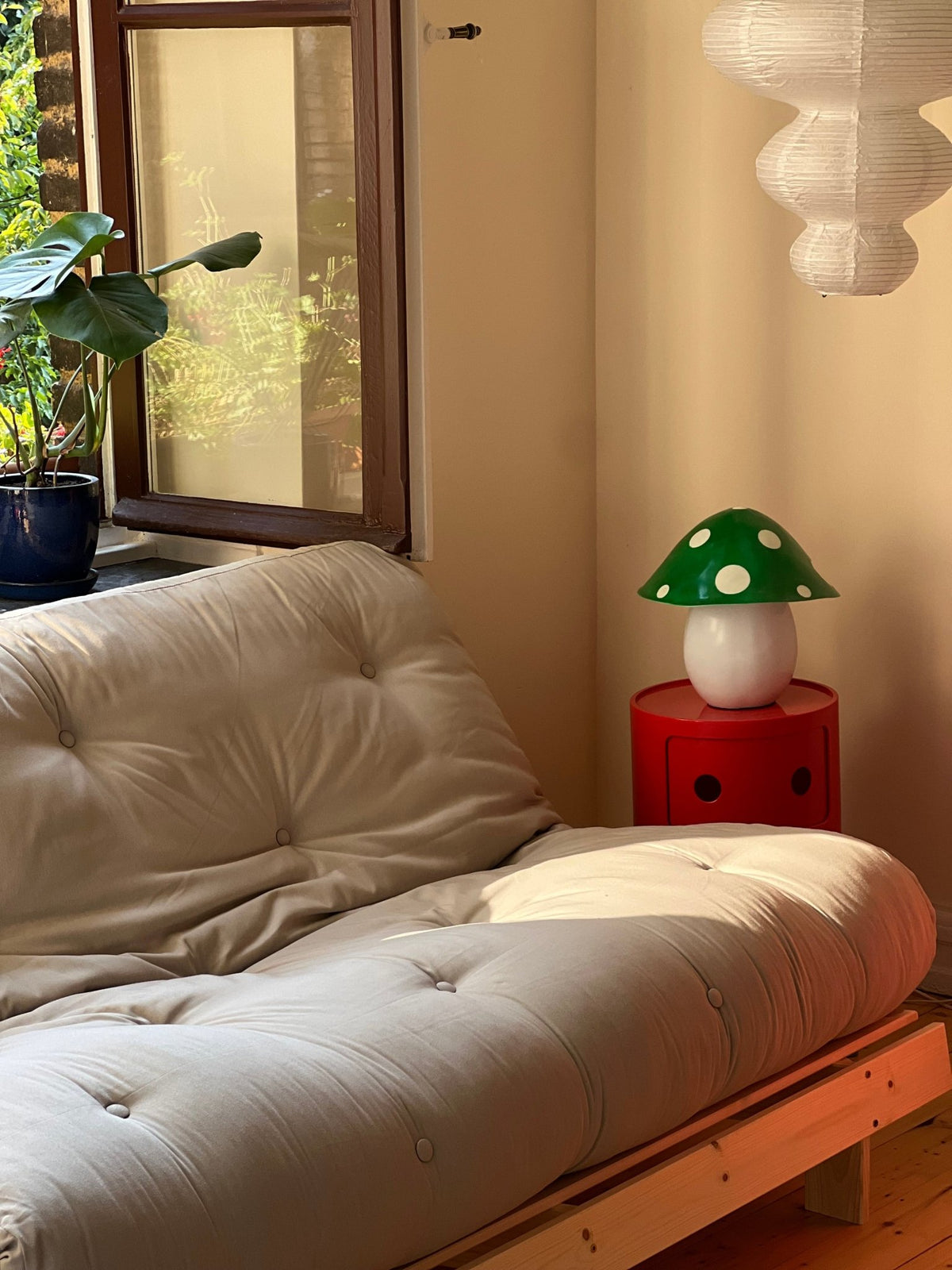 Canapé-lit beige clair pin massif Roots 160 - Karup Design - The Cool Republic
