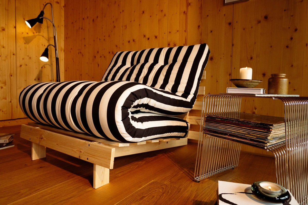 Canapé-lit en pin massif avec matelas rayé bordeaux et bleu clair 90x200cm Raw roots - Karup Design - The Cool Republic