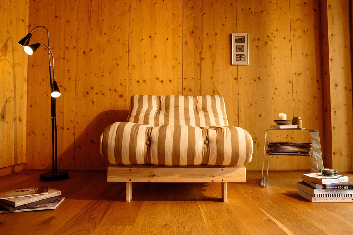 Canapé-lit en pin massif avec matelas rayé crème et taupe 90x200cm Raw roots - Karup Design - The Cool Republic