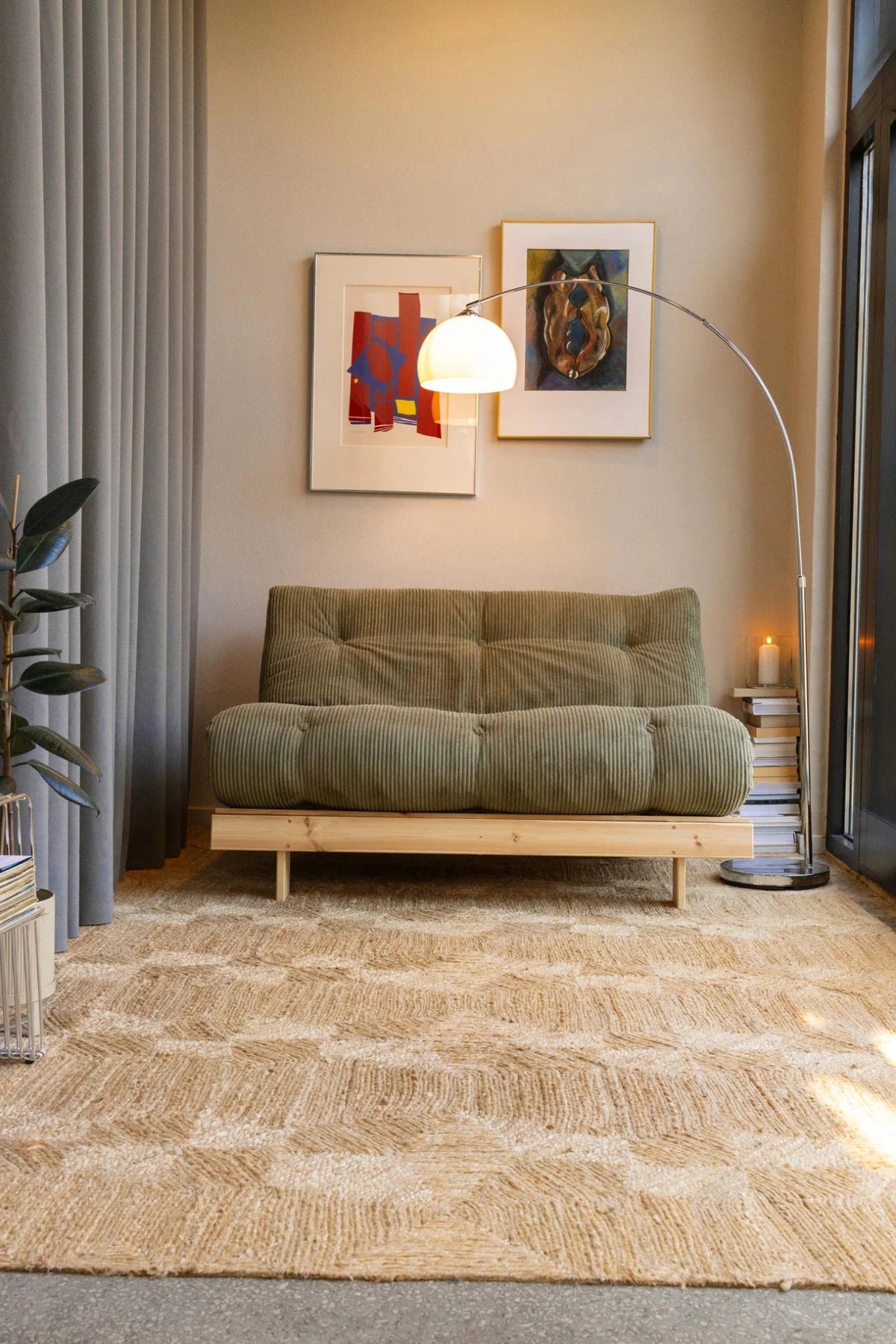 Canapé-lit en pin massif avec matelas retro vert 140x200cm Roots - Karup - The Cool Republic