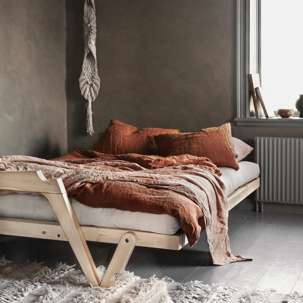 Canapé-lit en velours cotelé charbon Grab - Karup Design - The Cool Republic