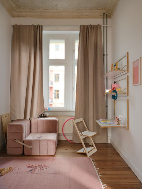 Canapé modulable 2 places en velours Barcelone jaune 136x102x68cm Curt - Ambivalenz - The Cool Republic
