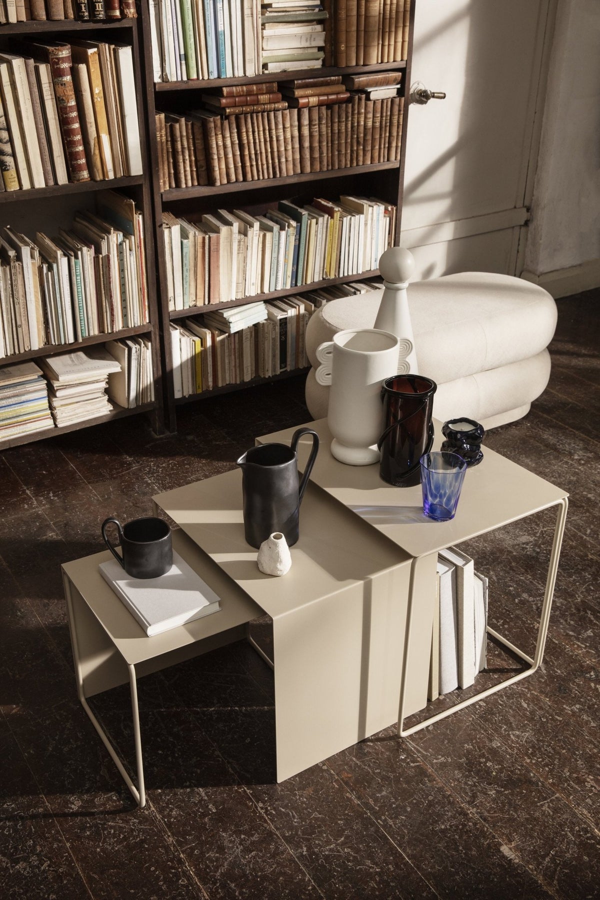 Carafe en porcelaine noire 1 L Flow - Ferm Living - The Cool Republic